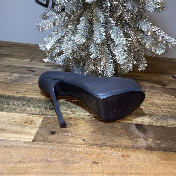 Saint Laurent Tribtoo Platform Leather Pumps - Picture 7 of 8